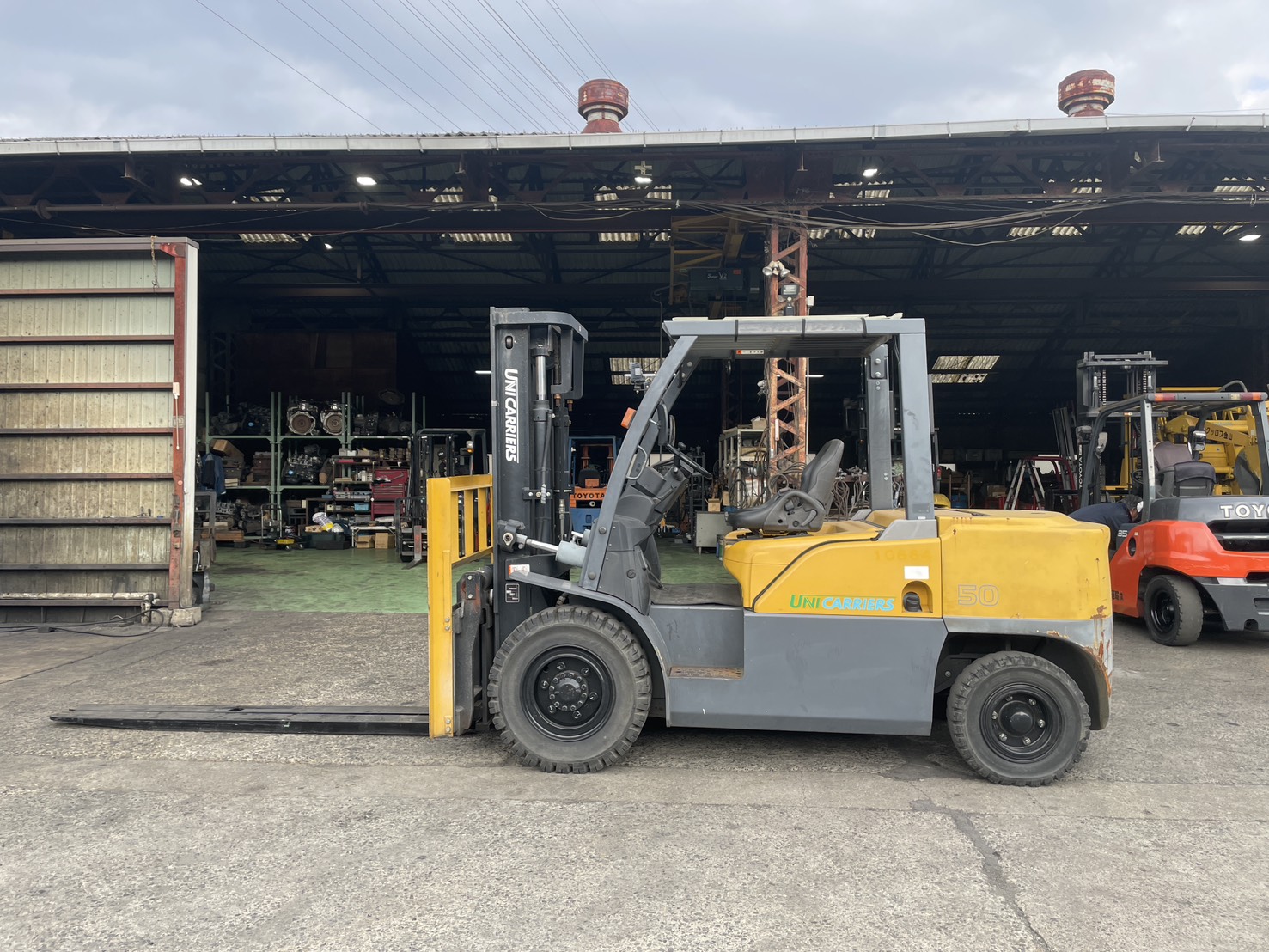 三菱ロジスネクスト　DG1F4A50　サイドシフト付き