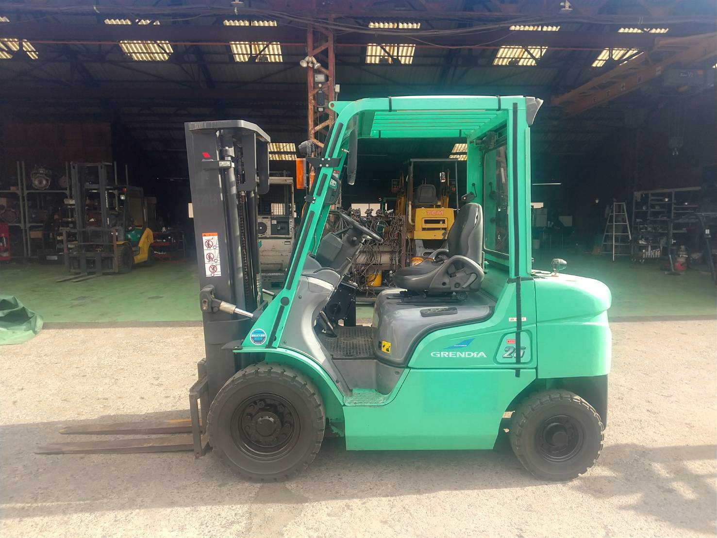 三菱　FGE25T