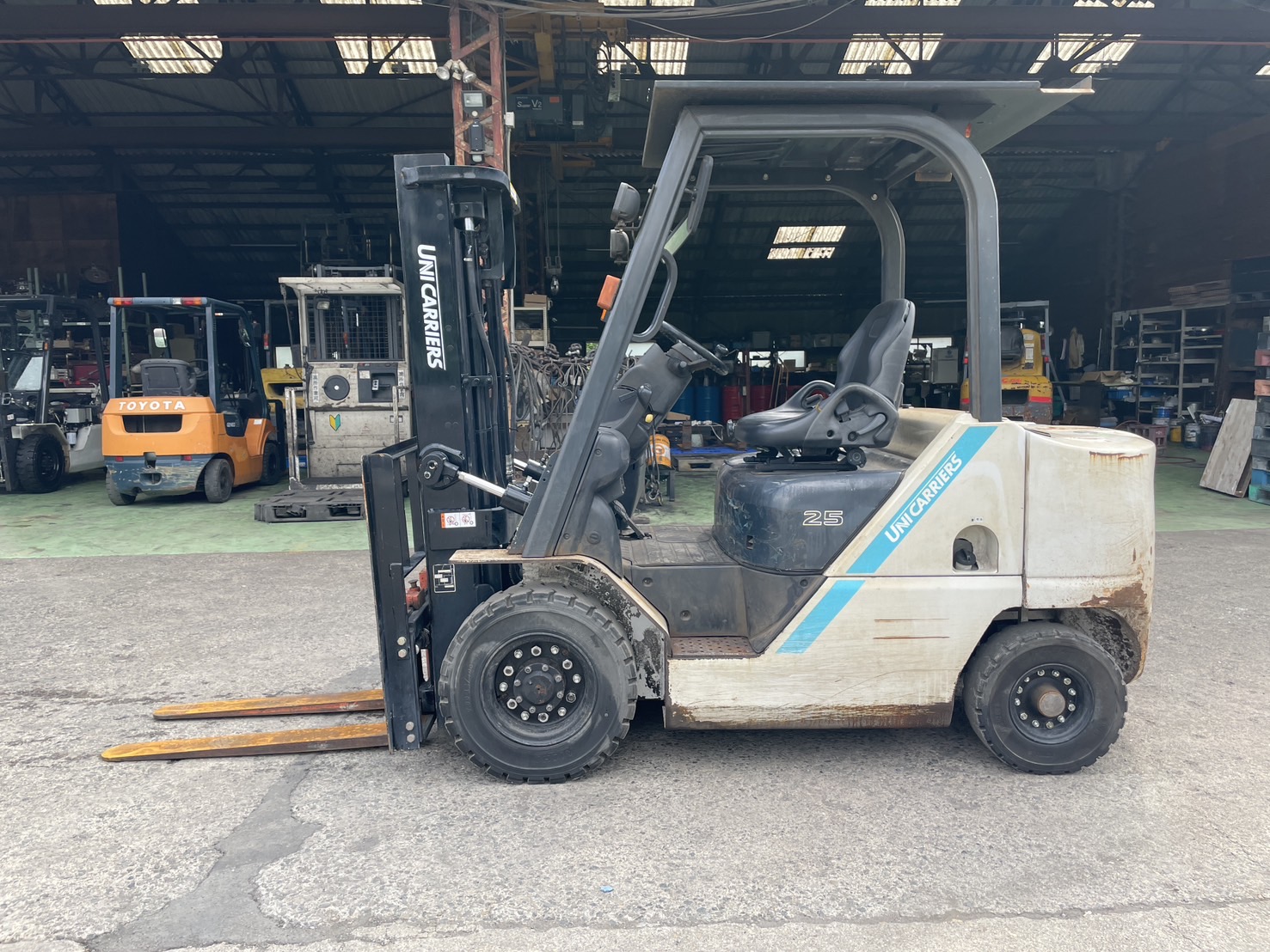 三菱ロジスネクスト　FD25T5M 　サイドシフト付き